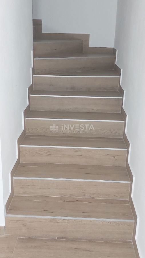 Cittanova, Casa bifamiliare con piscina