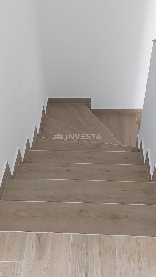 Cittanova, Casa bifamiliare con piscina