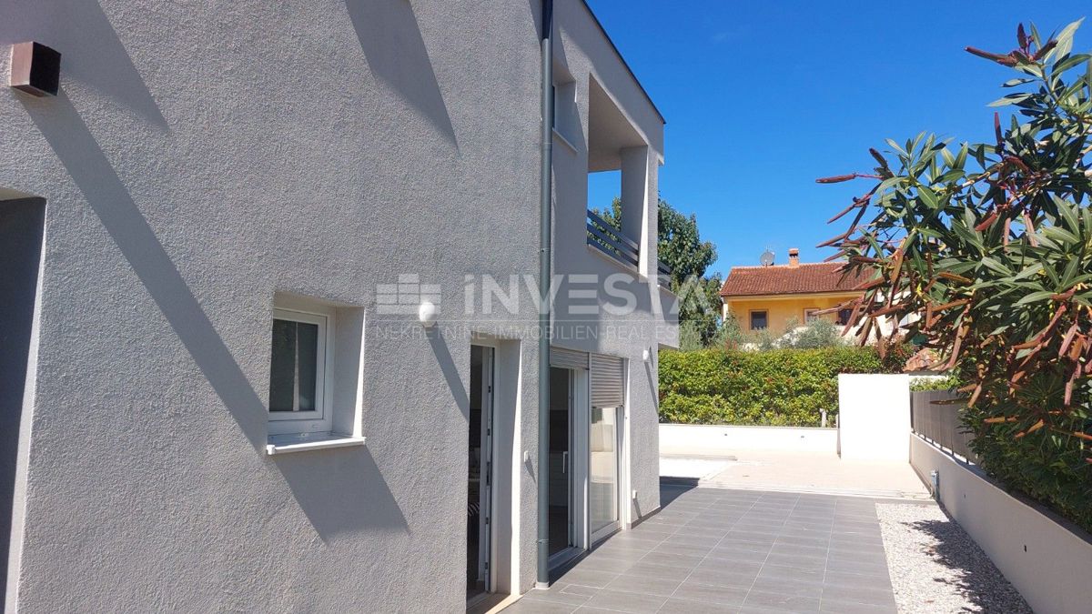 Cittanova, Casa bifamiliare con piscina