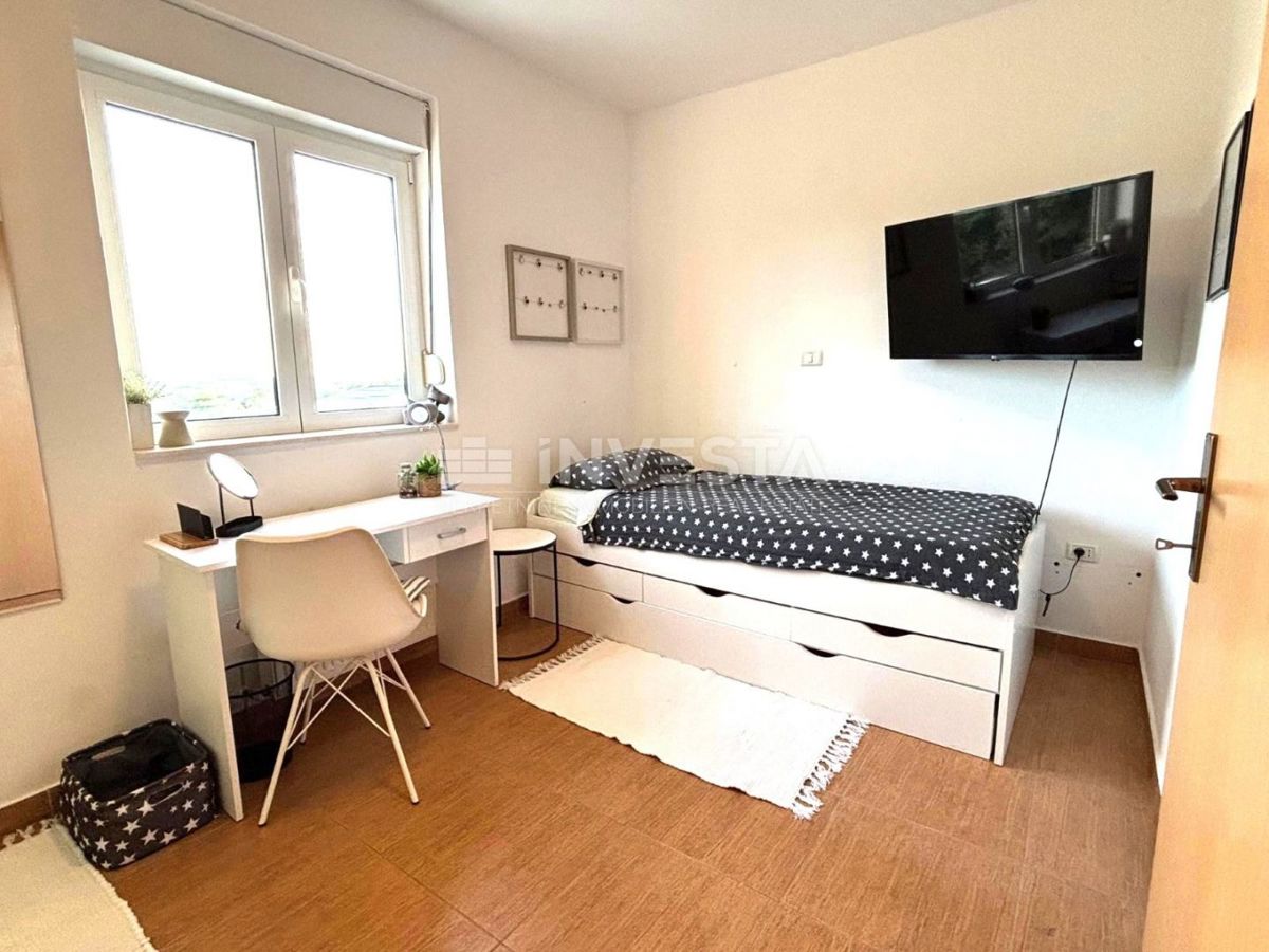 Ližnjan, moderno appartamento con due camere da letto e parcheggio