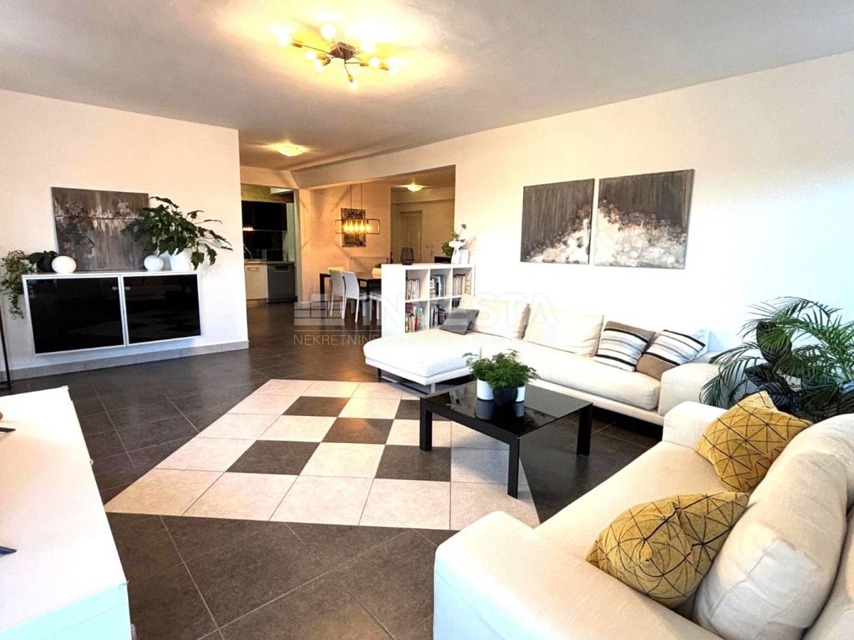 Ližnjan, moderno appartamento con due camere da letto e parcheggio