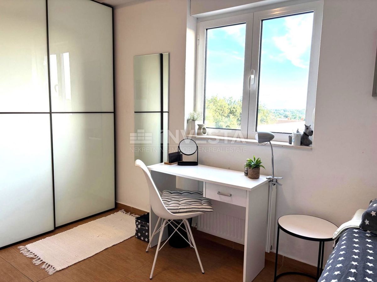 Ližnjan, moderno appartamento con due camere da letto e parcheggio