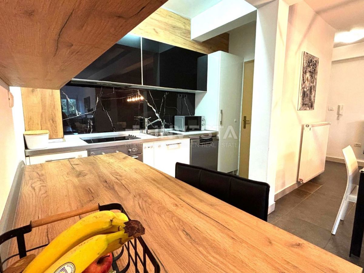 Ližnjan, moderno appartamento con due camere da letto e parcheggio