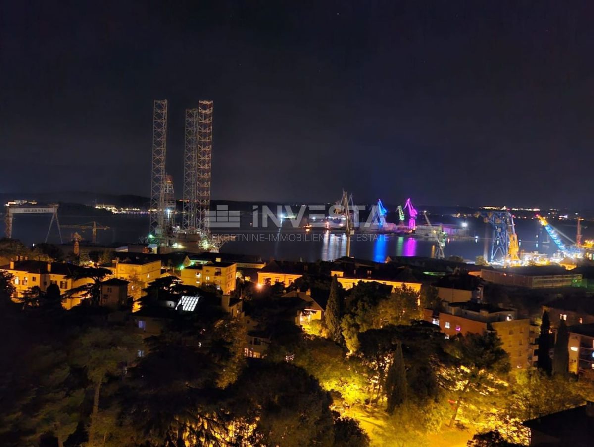 Pola, Veruda, appartamento con vista panoramica sul mare e sulla città