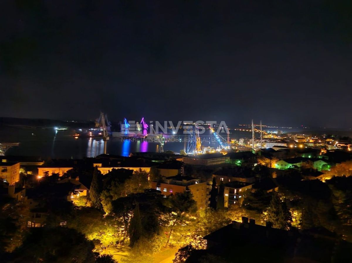 Pola, Veruda, appartamento con vista panoramica sul mare e sulla città