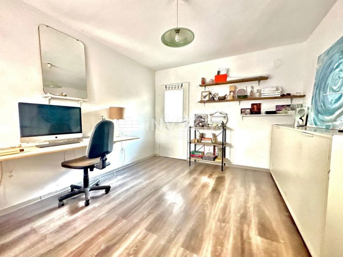 Pola, casa a 100 m dall’Arena. Due terrazze, cortile – OCCASIONE!