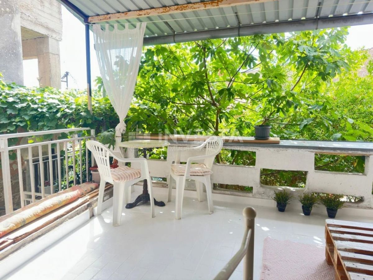 Pola, casa a 100 m dall’Arena. Due terrazze, cortile – OCCASIONE!