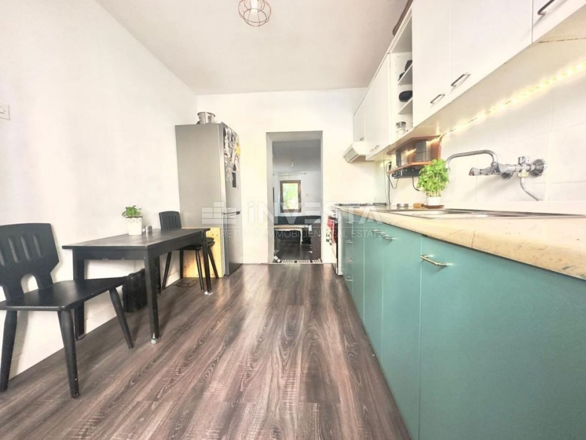 Pola, casa a 100 m dall’Arena. Due terrazze, cortile – OCCASIONE!