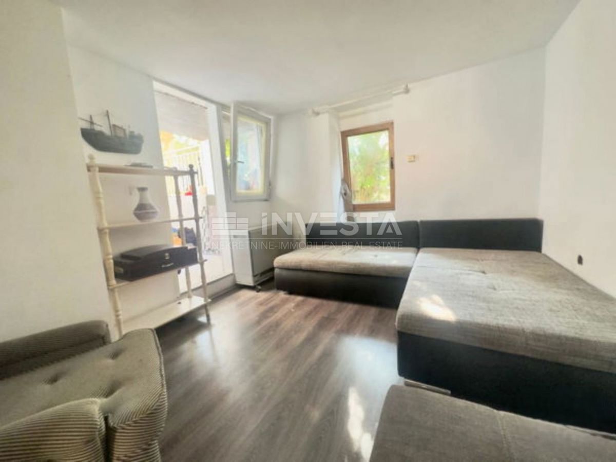 Pola, casa a 100 m dall’Arena. Due terrazze, cortile – OCCASIONE!