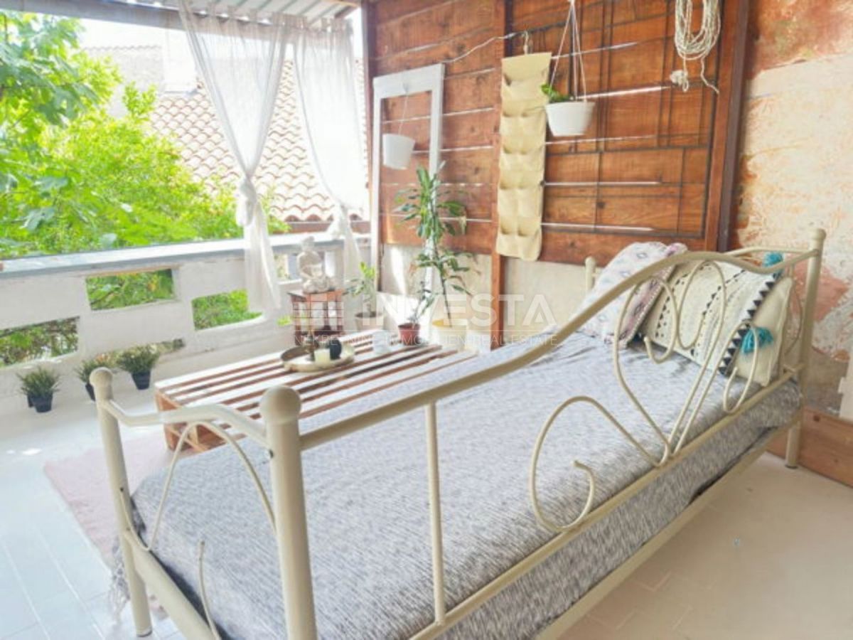 Pola, casa a 100 m dall’Arena. Due terrazze, cortile – OCCASIONE!