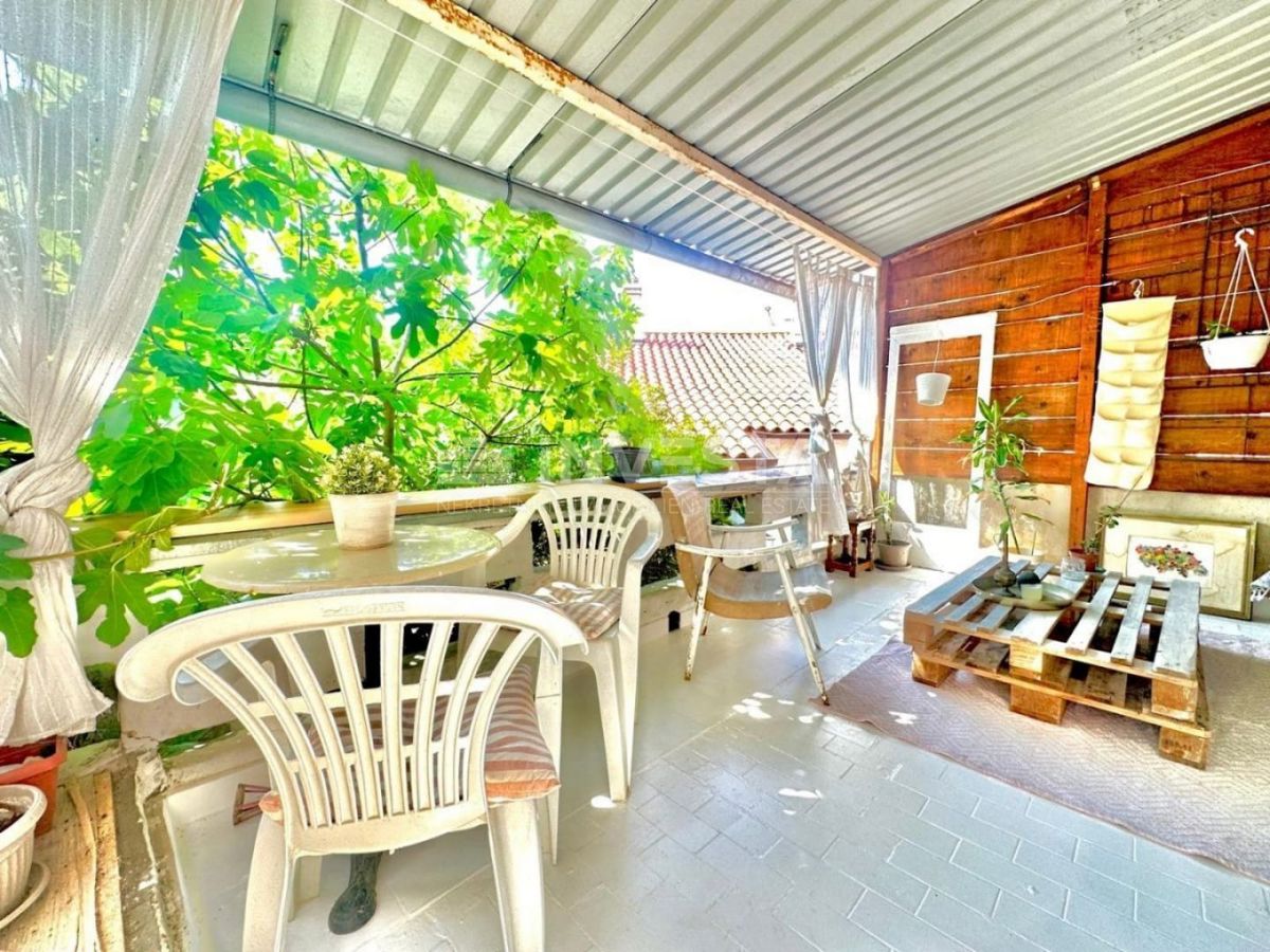 Pola, casa a 100 m dall’Arena. Due terrazze, cortile – OCCASIONE!