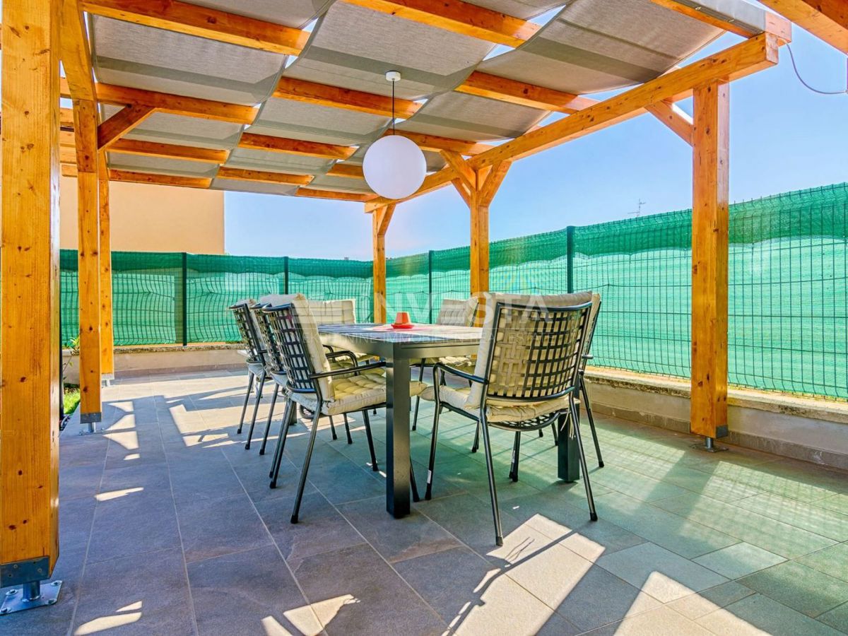 Fažana, splendida villa moderna con un ampio giardino