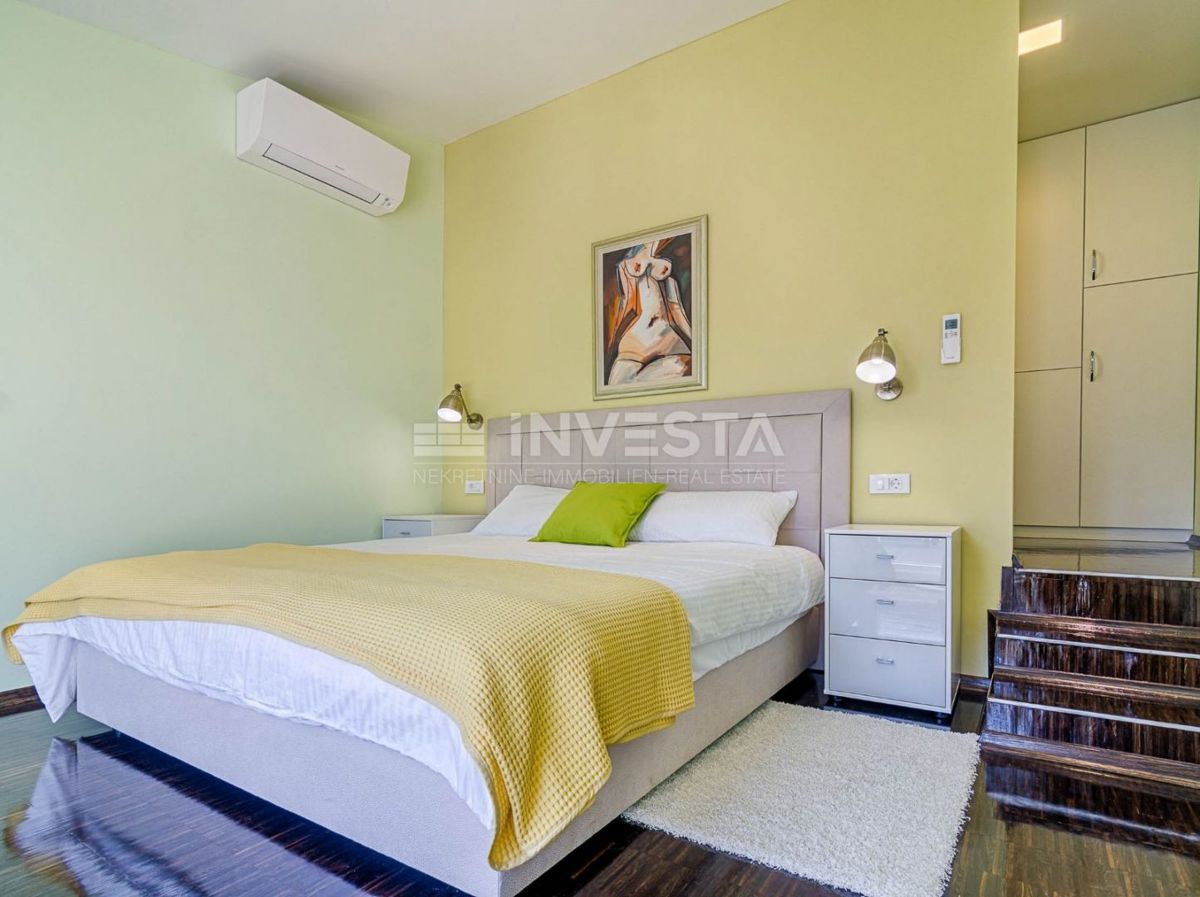 Fažana, splendida villa moderna con un ampio giardino