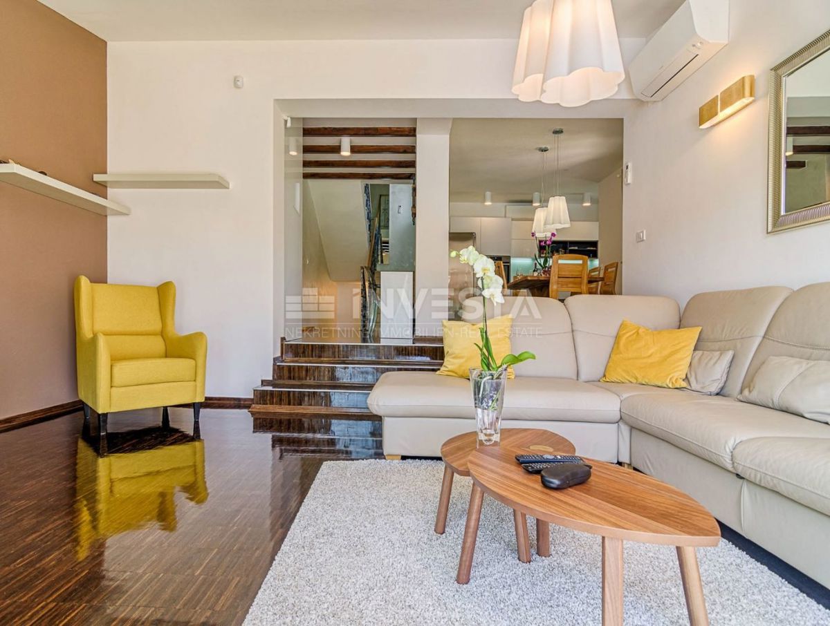 Fažana, splendida villa moderna con un ampio giardino