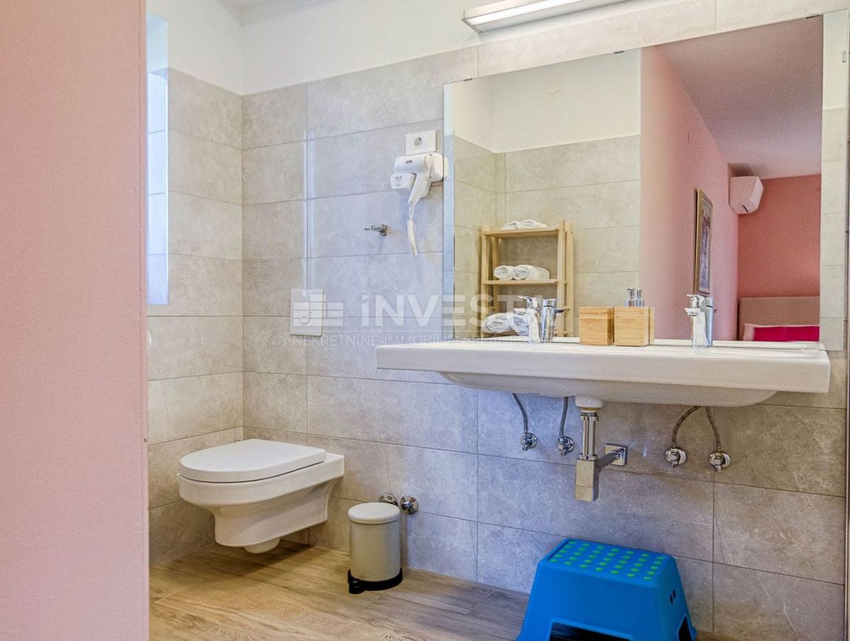 Fažana, splendida villa moderna con un ampio giardino