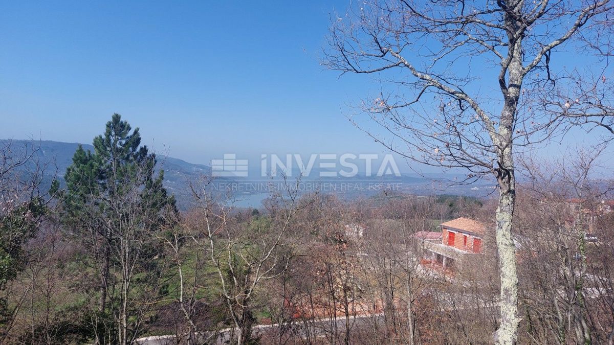 Terreno edificabile con vista sul lago