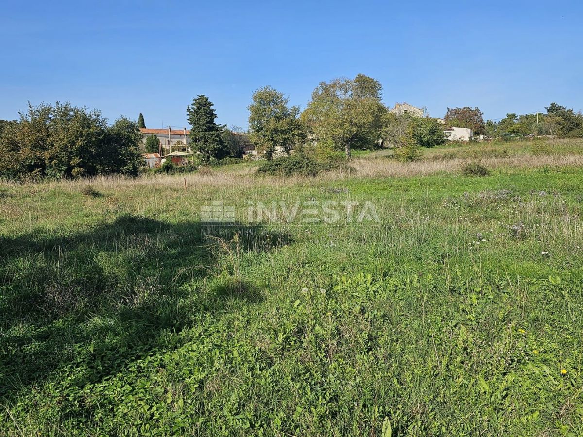 Zona di Dignano, terreno edificabile 482 m² con permesso di costruzione per una casa di 120 m²