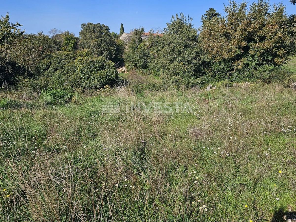 Zona di Dignano, terreno edificabile 482 m² con permesso di costruzione per una casa di 120 m²