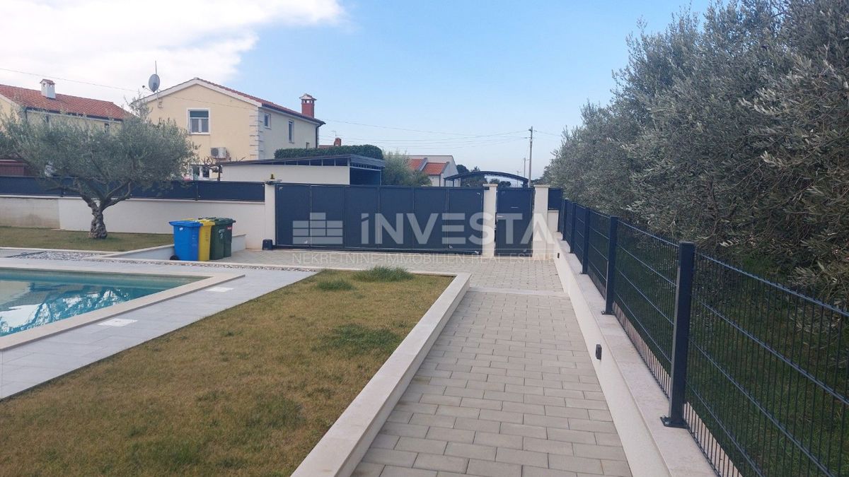 Villa moderna nei pressi di Parenzo con vista mare