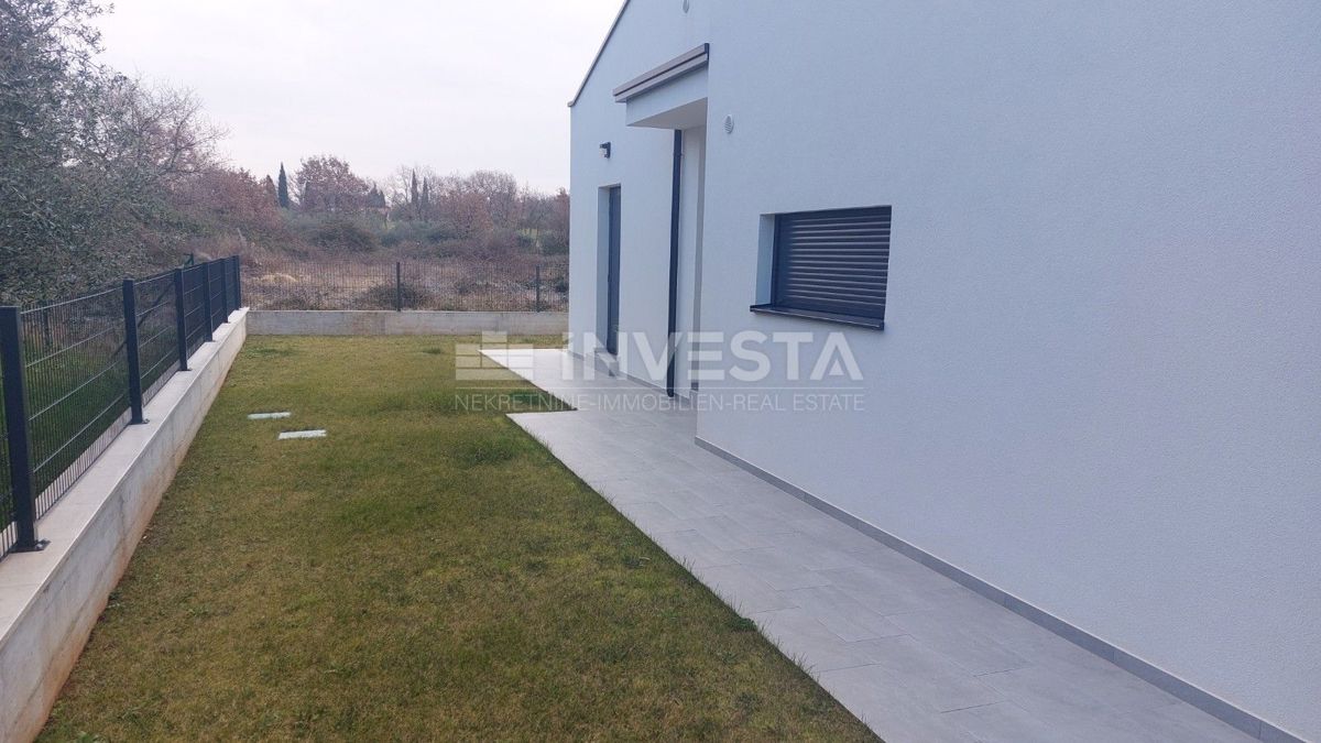 Villa moderna nei pressi di Parenzo con vista mare