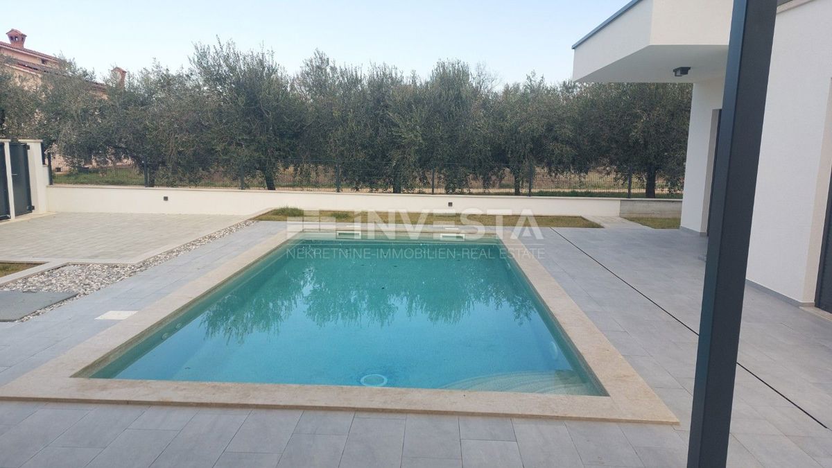 Villa moderna nei pressi di Parenzo con vista mare