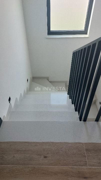 Villa moderna nei pressi di Parenzo con vista mare