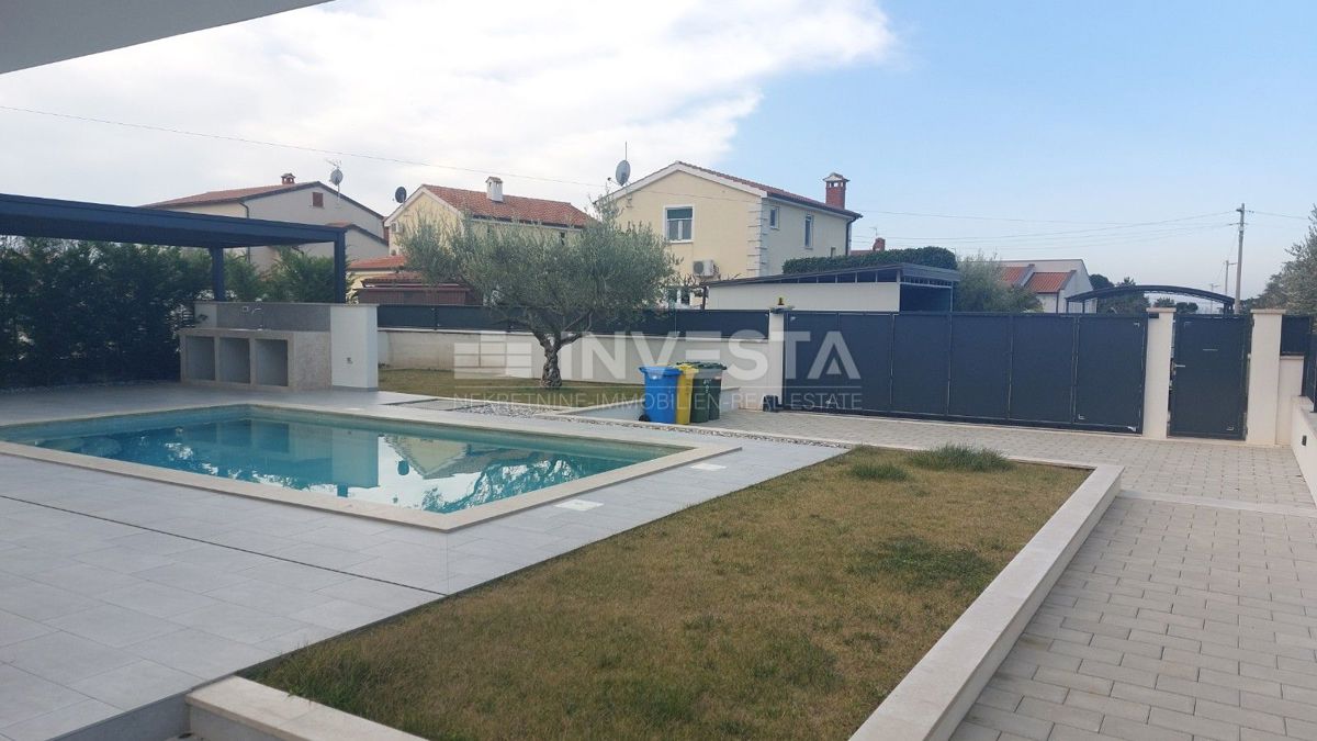 Villa moderna nei pressi di Parenzo con vista mare