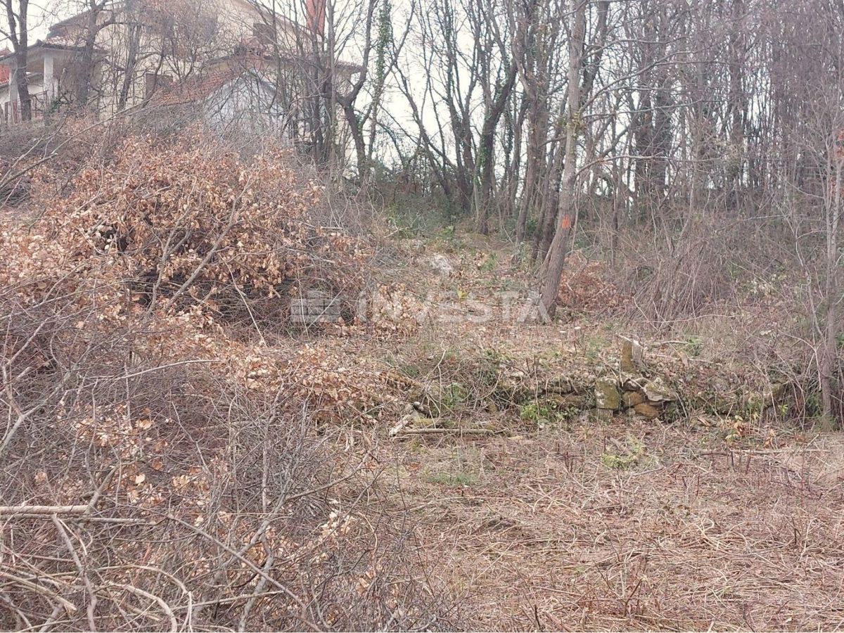 Istria, Gračišće, terreno edificabile 1652 m2
