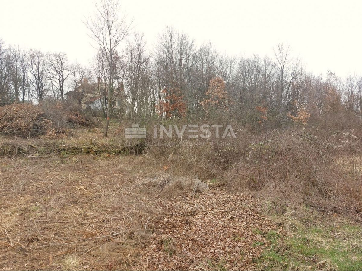 Istria, Gračišće, terreno edificabile 1652 m2