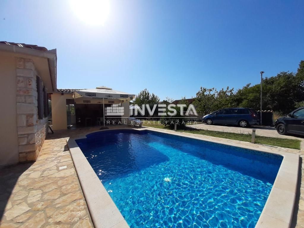 Medulin, casa vacanza con piscina, 230 m2