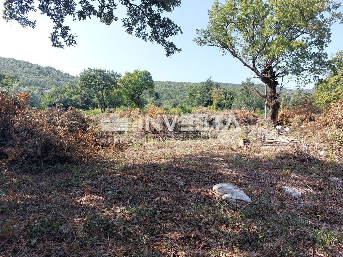 Zona Labin, terreno edificabile 4508 m2 con vista mare