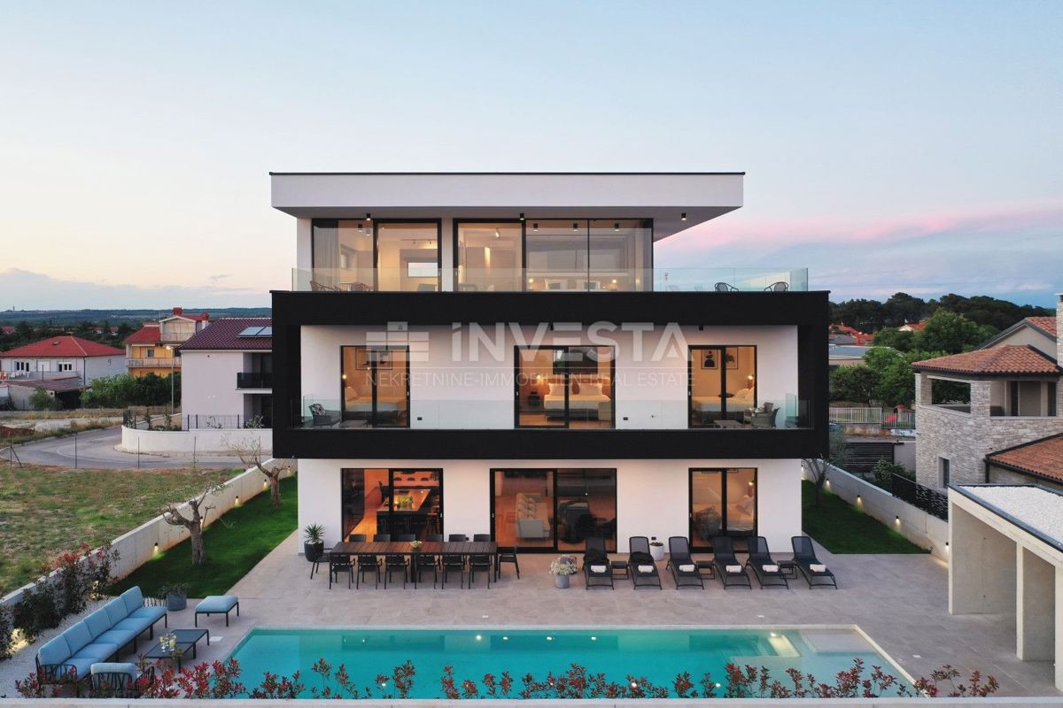 Pula, Villa di Lusso 420 m² con Vista Mare