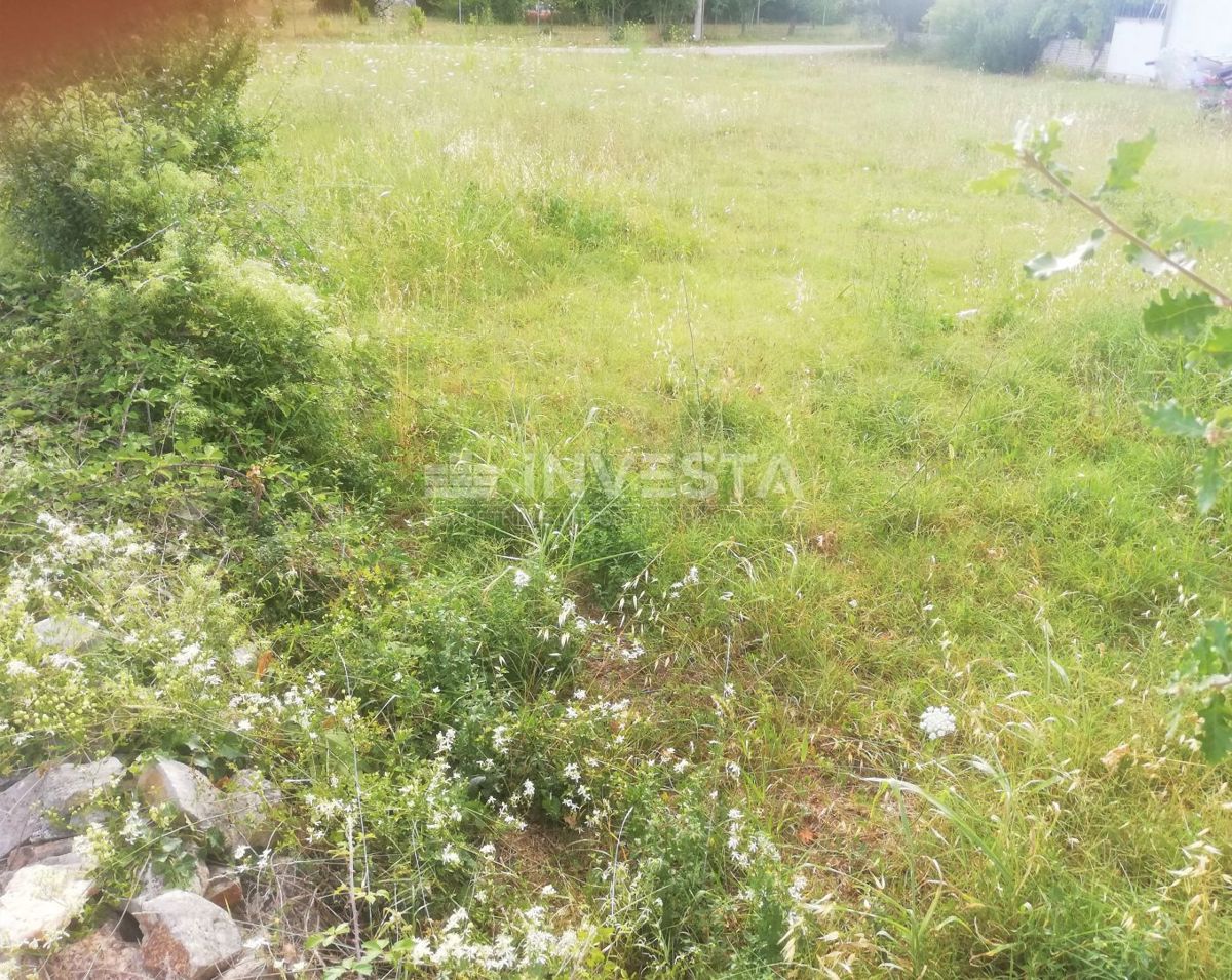 Marčana, grande terreno edificabile di 3.904 m²