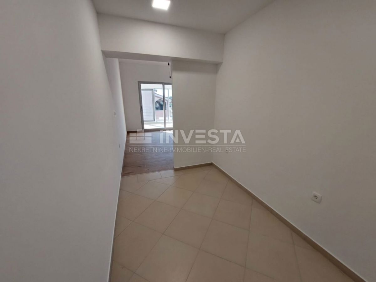 Pola, Veli Vrh, due piani di un edificio (in realtà 5 appartamenti)