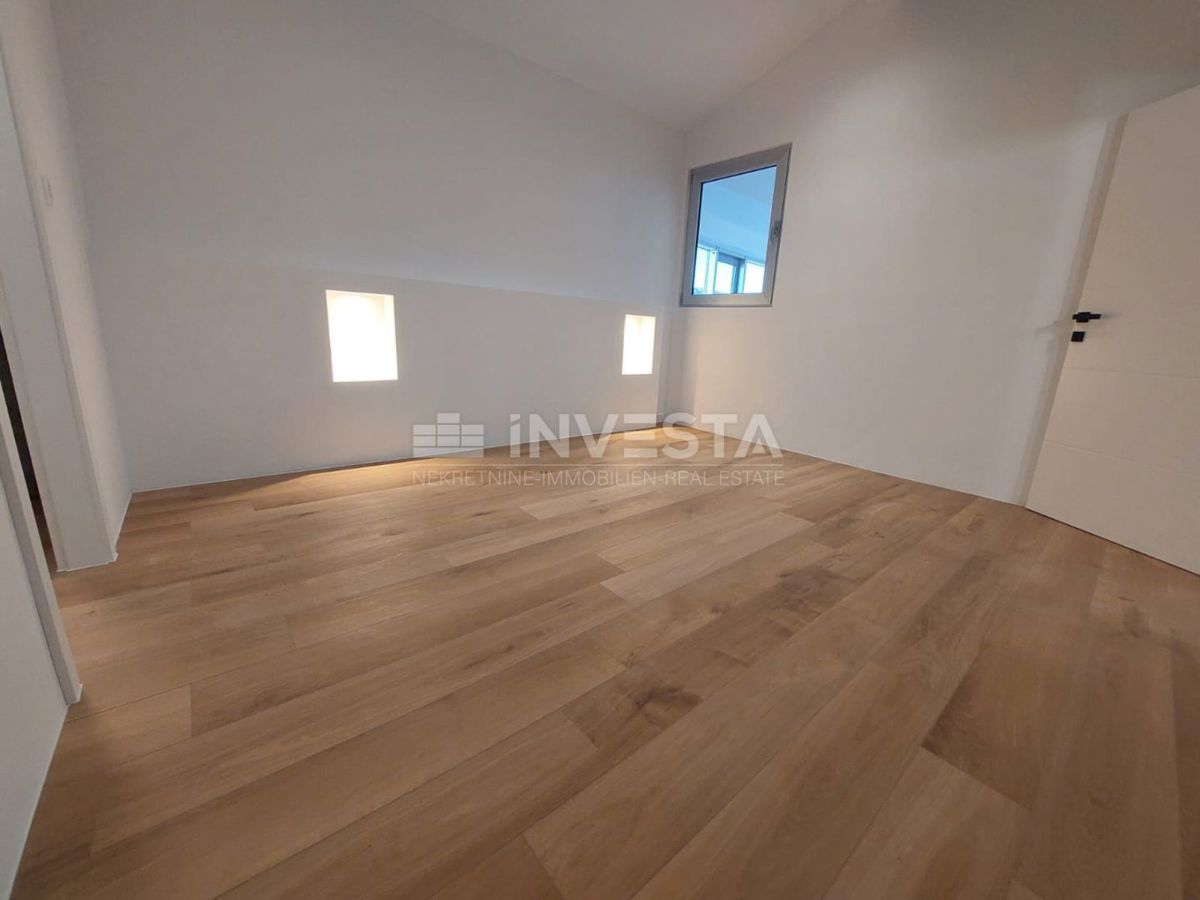 Pola, Veli Vrh, due piani di un edificio (in realtà 5 appartamenti)