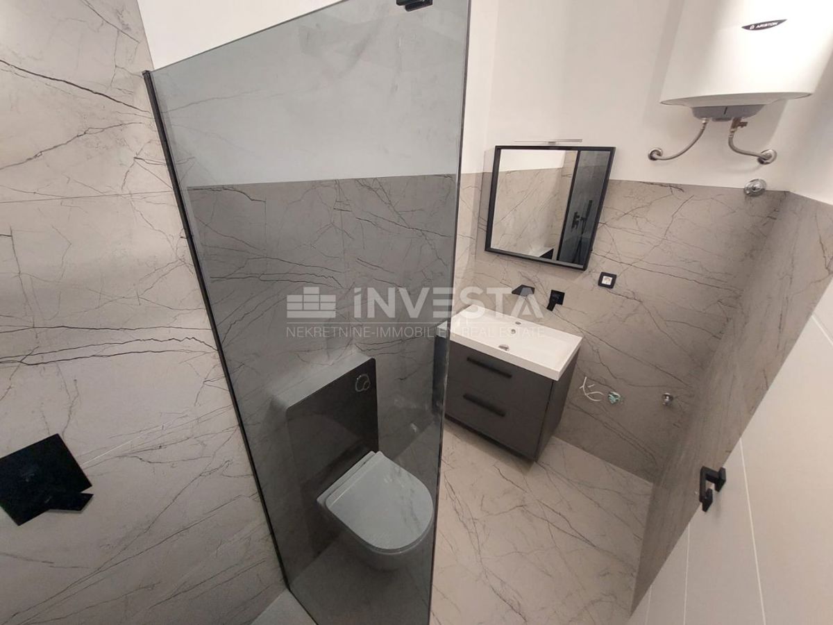 Pola, Veli Vrh, due piani di un edificio (in realtà 5 appartamenti)