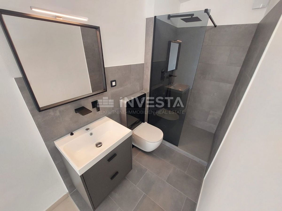 Pola, Veli Vrh, due piani di un edificio (in realtà 5 appartamenti)