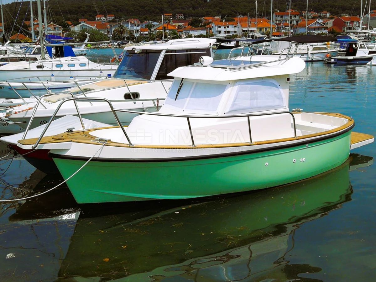 Fažana, Casa con spazio commerciale consolidato