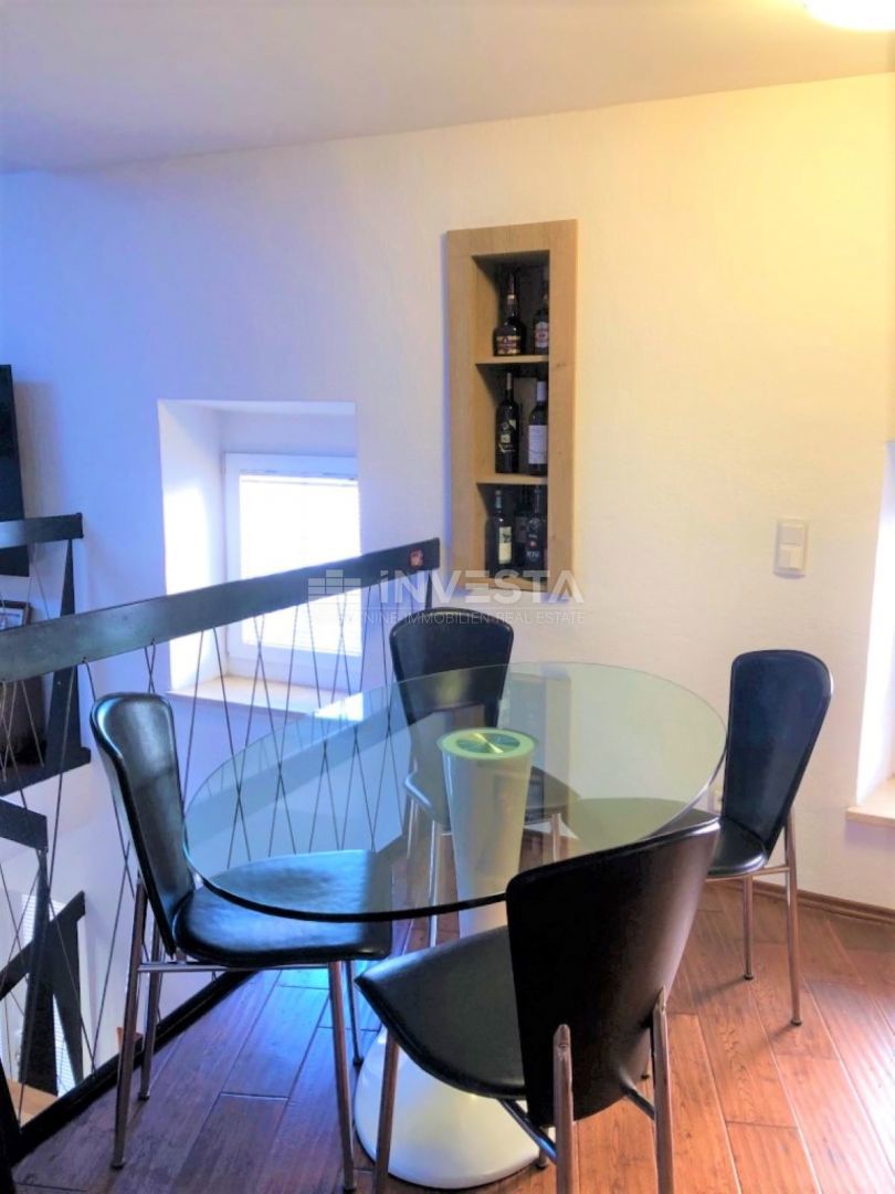 Fažana, Casa con spazio commerciale consolidato