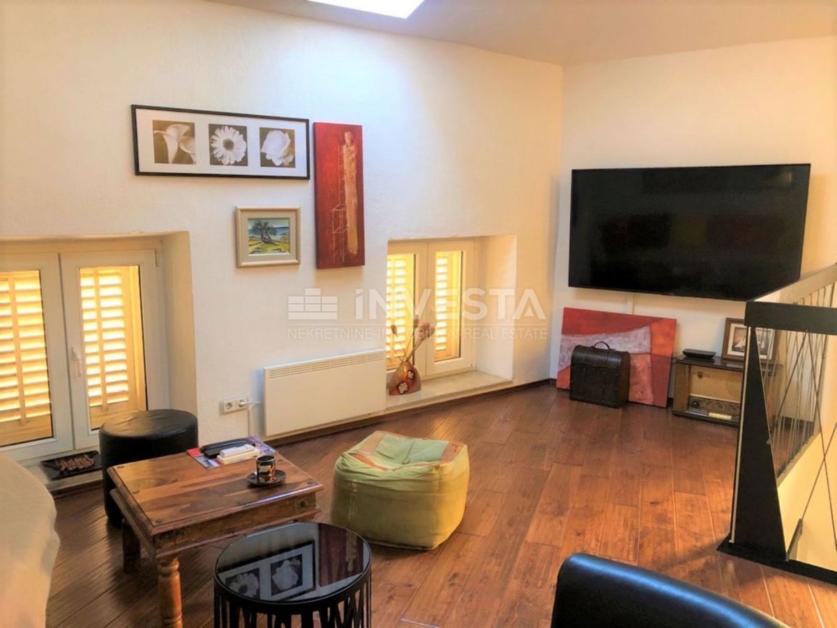 Fažana, Casa con spazio commerciale consolidato