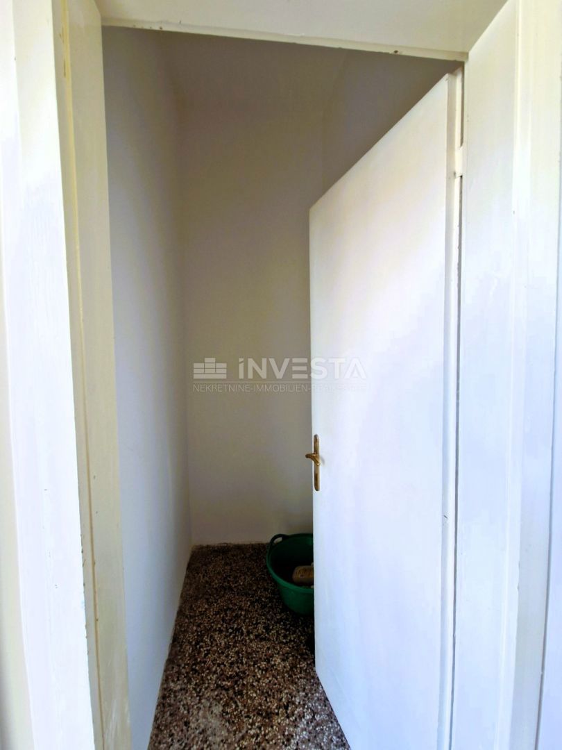  Appartamento con tre stanze, 1° piano