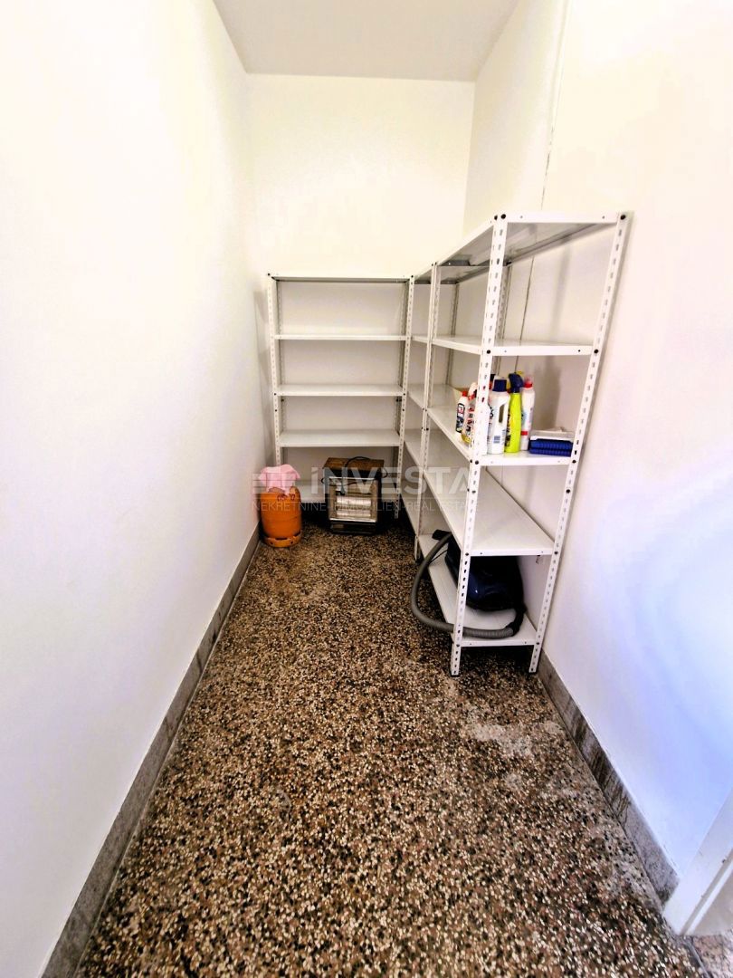  Appartamento con tre stanze, 1° piano