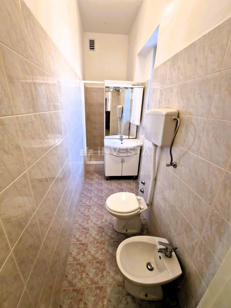  Appartamento con tre stanze, 1° piano