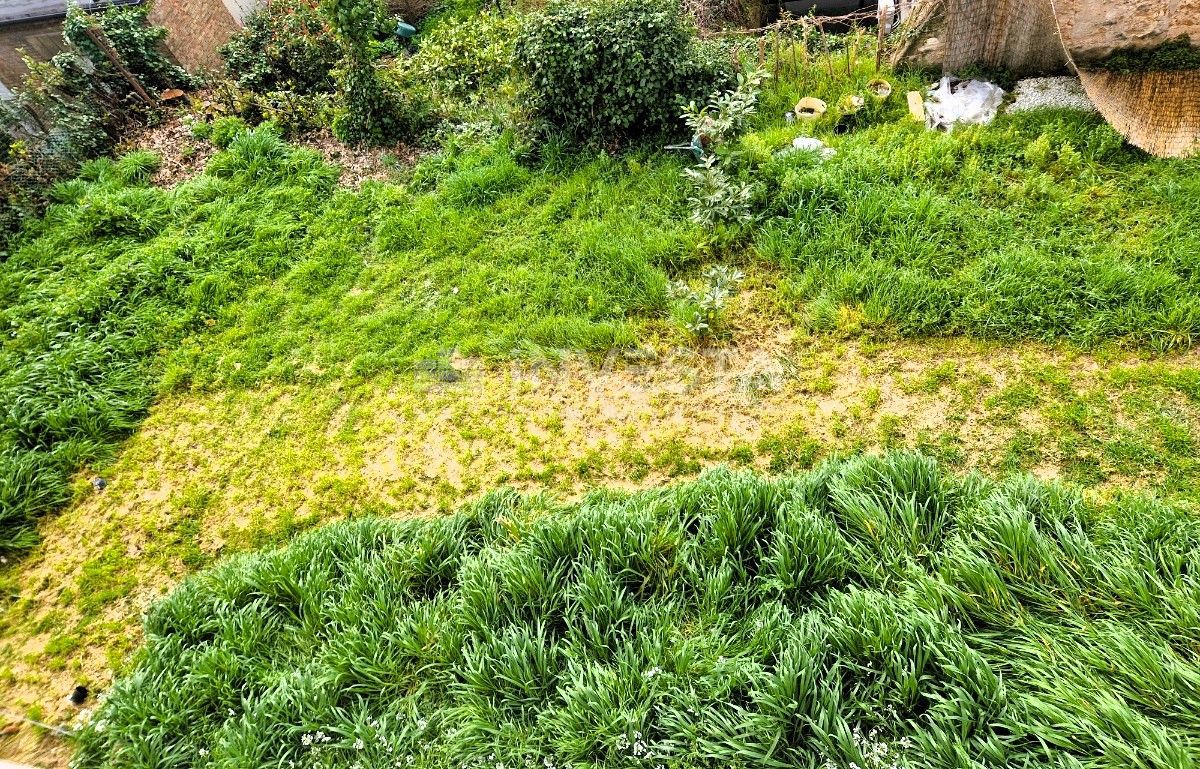  Appartamento con tre stanze, 1° piano