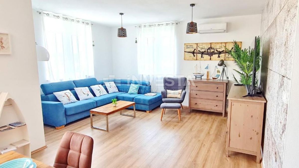  Casa con piscina in una posizione tranquilla, nei pressi di Pula