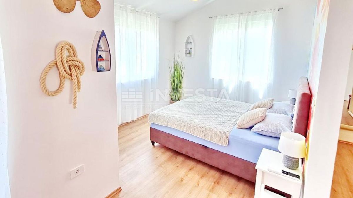  Casa con piscina in una posizione tranquilla, nei pressi di Pula