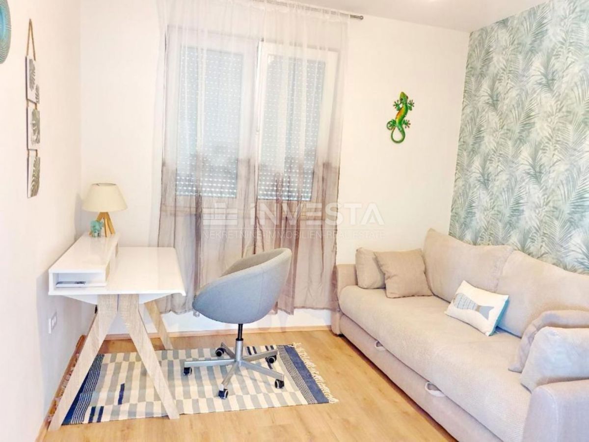  Casa con piscina in una posizione tranquilla, nei pressi di Pula