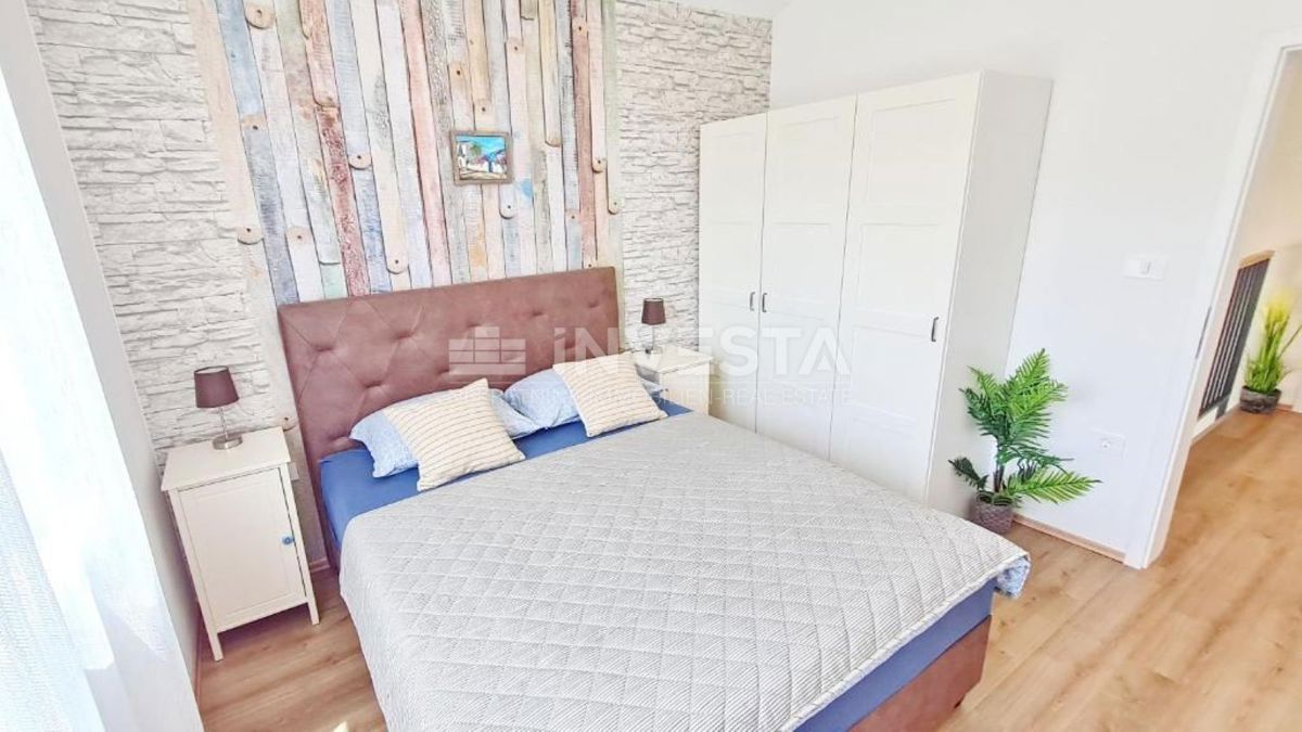  Casa con piscina in una posizione tranquilla, nei pressi di Pula