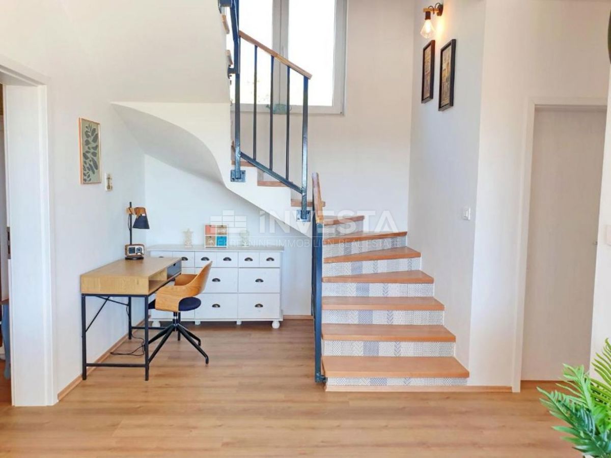  Casa con piscina in una posizione tranquilla, nei pressi di Pula