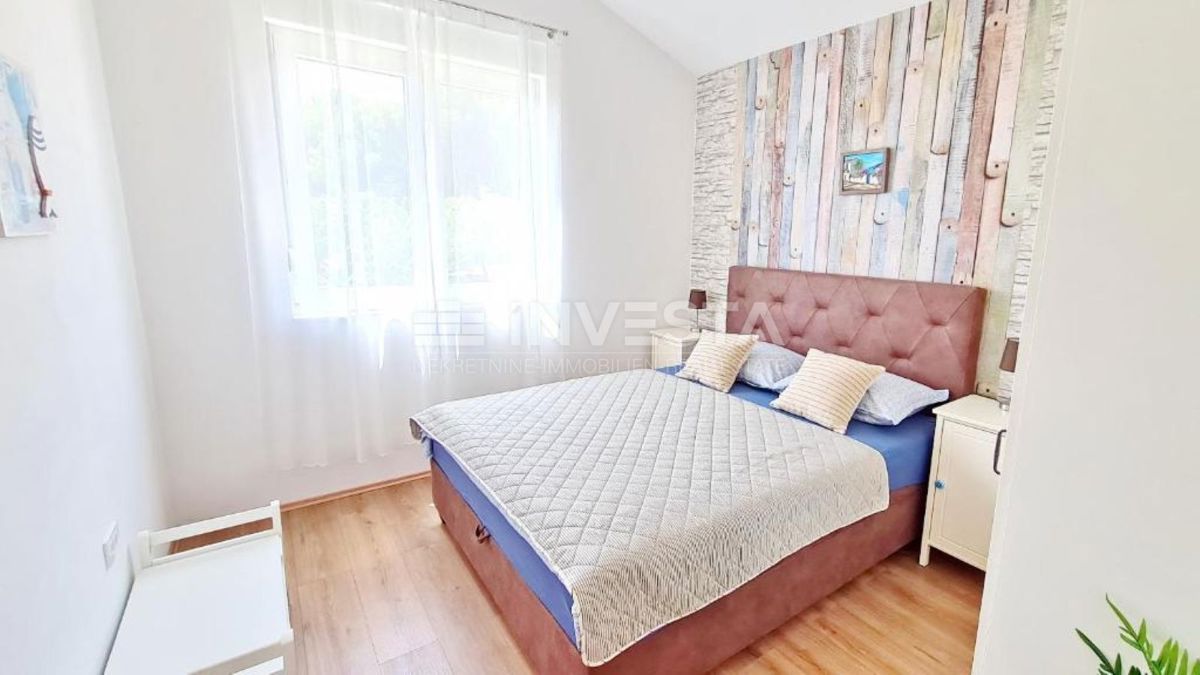  Casa con piscina in una posizione tranquilla, nei pressi di Pula